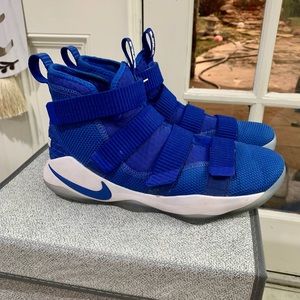 Nike Lebron soldier